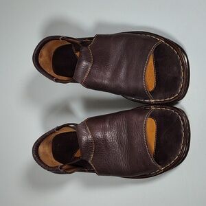 Born brown leather open toe open side sandal shoes 6.5